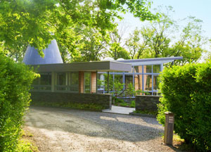 view of a building and driveway at the Buttermilk Falls Inn, in Milton